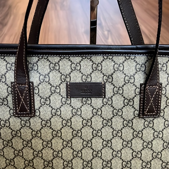 A313- ๐ฏ% authentic Gucci shoulder bag - Picture 7 of 16